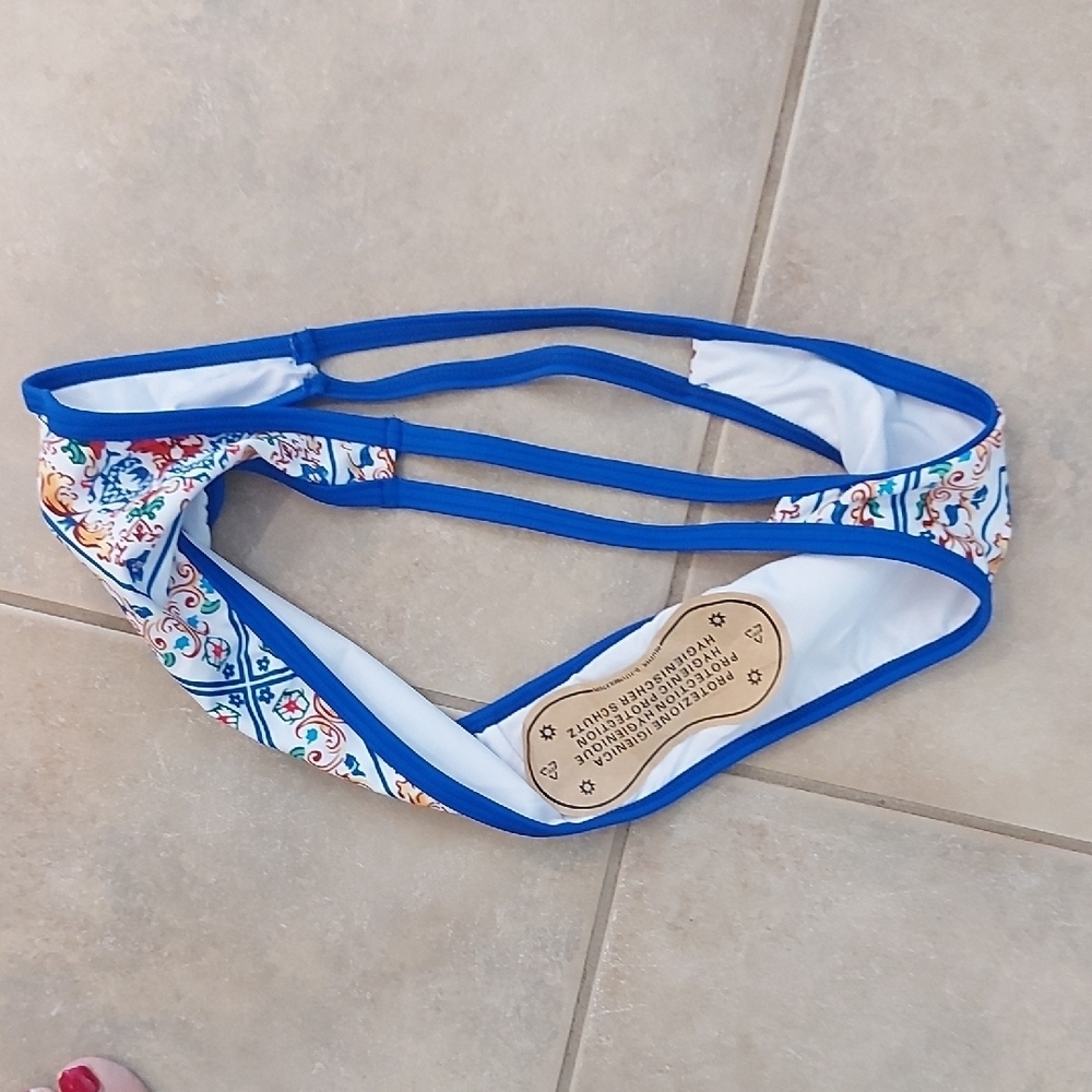 Vibrant Blue and White Patterned Bikini Set - Picture 3 of 4